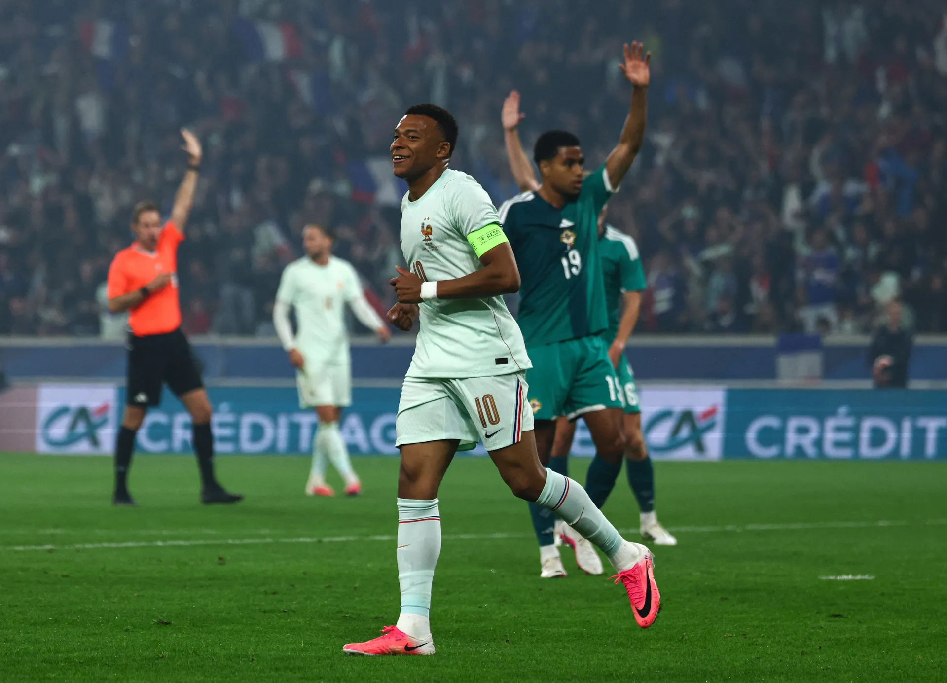 Dembele objasnio Mbappeu šta mora raditi ako želi titulu prvaka svijeta
