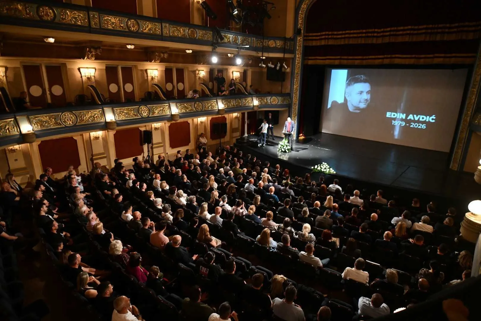 Brojne poznate ličnosti se oprostile od Edina Avdića