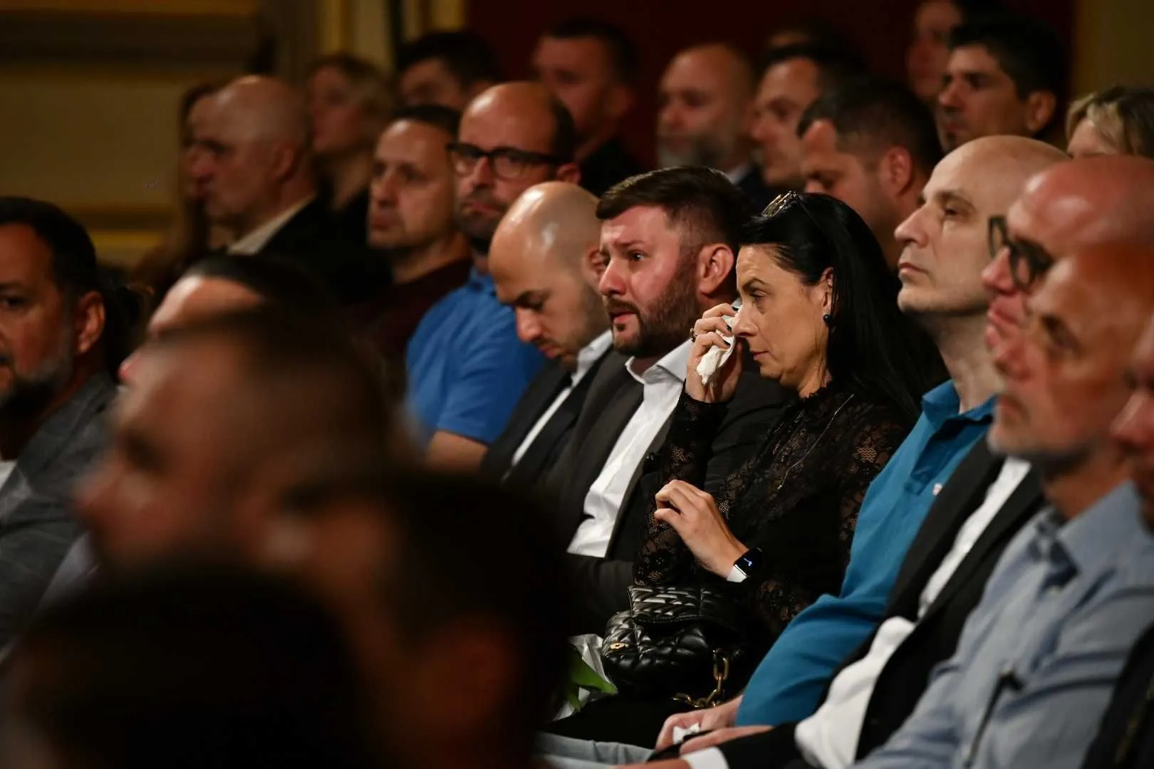 Brojne poznate ličnosti se oprostile od Edina Avdića