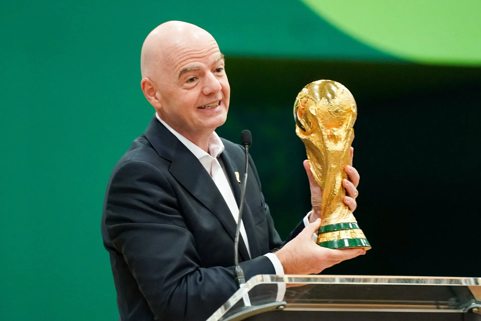 (VIDEO) Gianni Infantino je uzeo loptu i obrukao se, internet se smije predsjedniku FIFA
