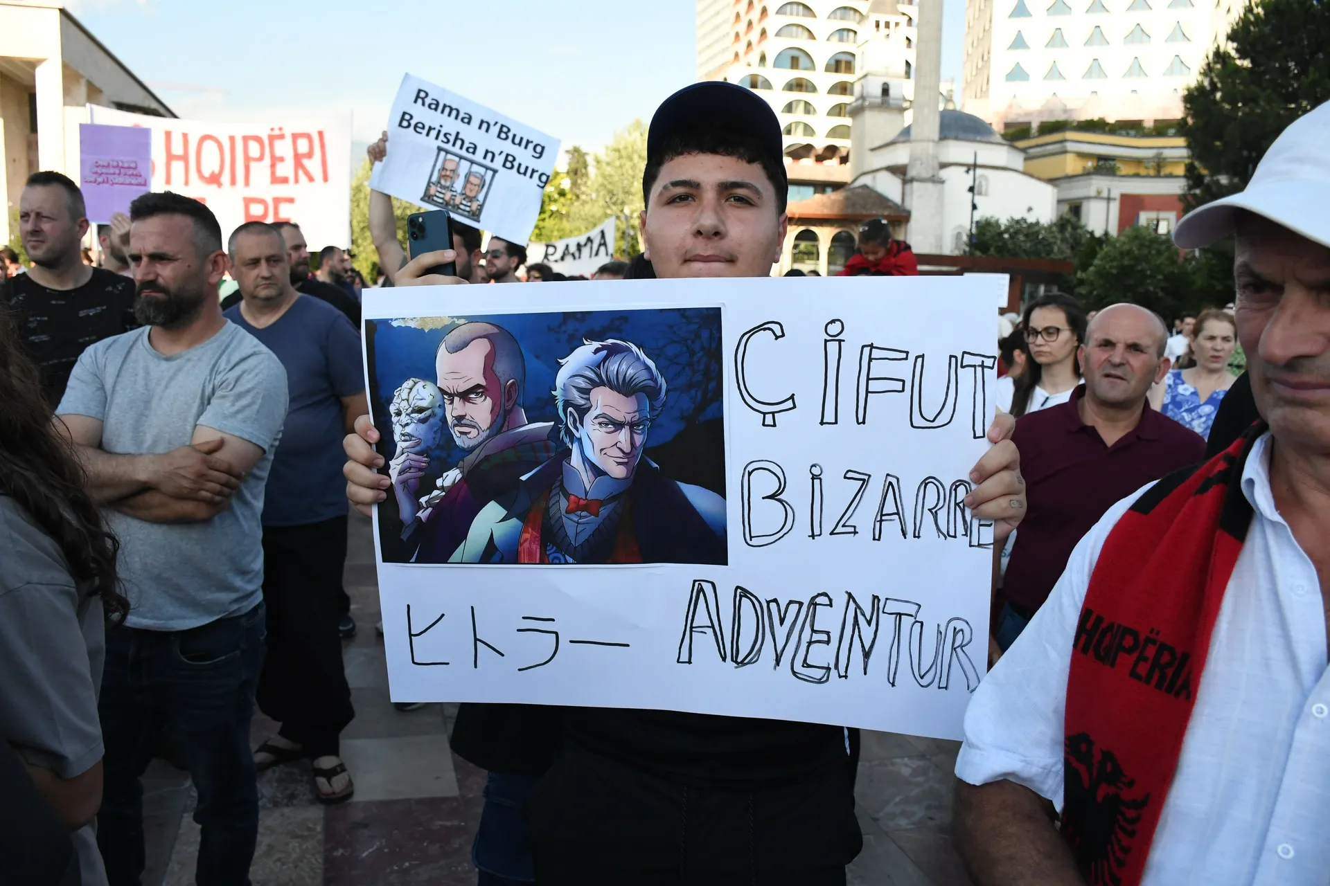 Albanija na nogama, hiljade demonstranata traži Raminu ostavku - slika 5
