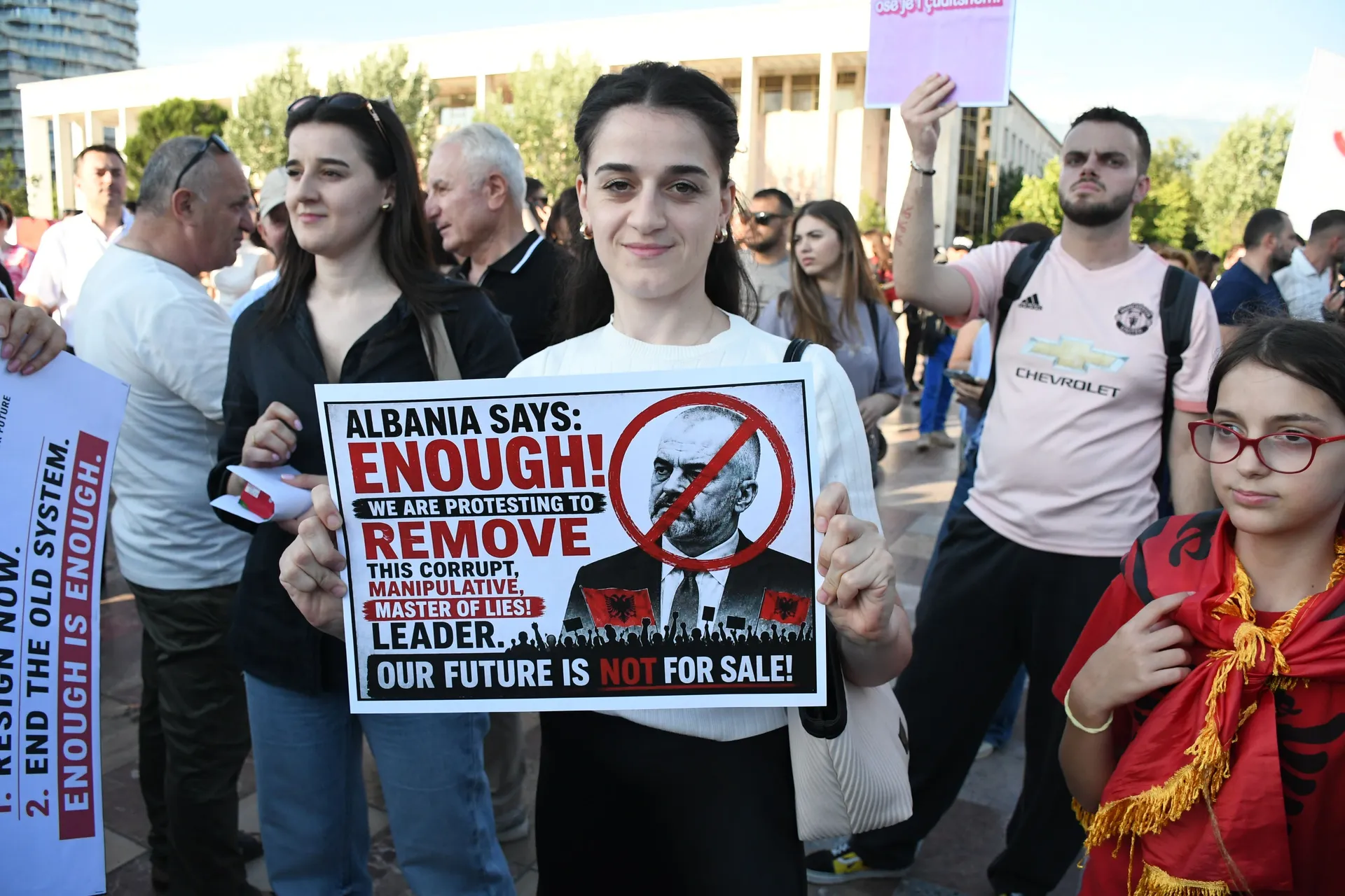 Albanija na nogama, hiljade demonstranata traži Raminu ostavku - slika 7