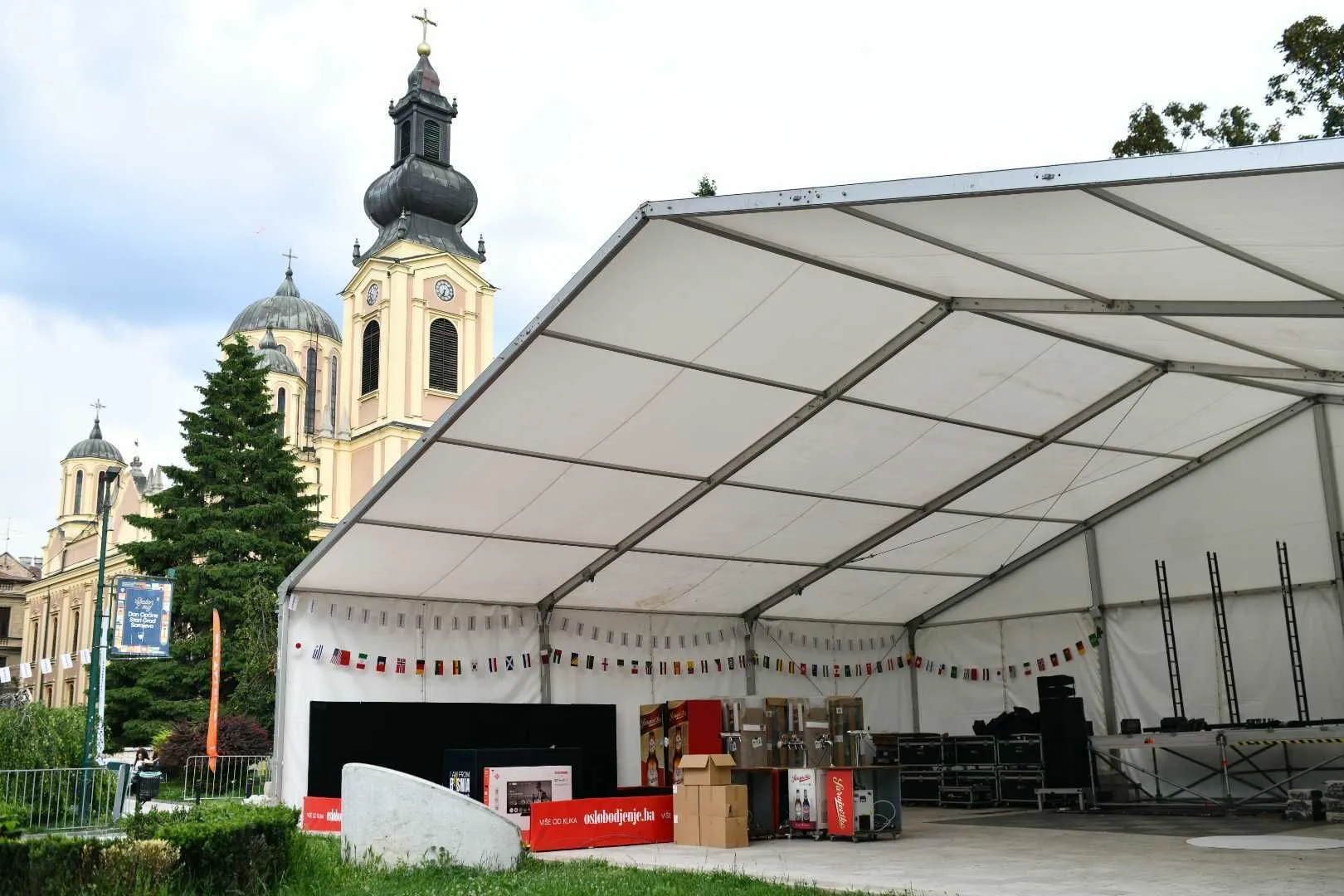 U Starom Gradu dvije zvanične fan zone: na Trgu oslobođenja - Alija Izetbegović i Trgu kod Vijećnice
