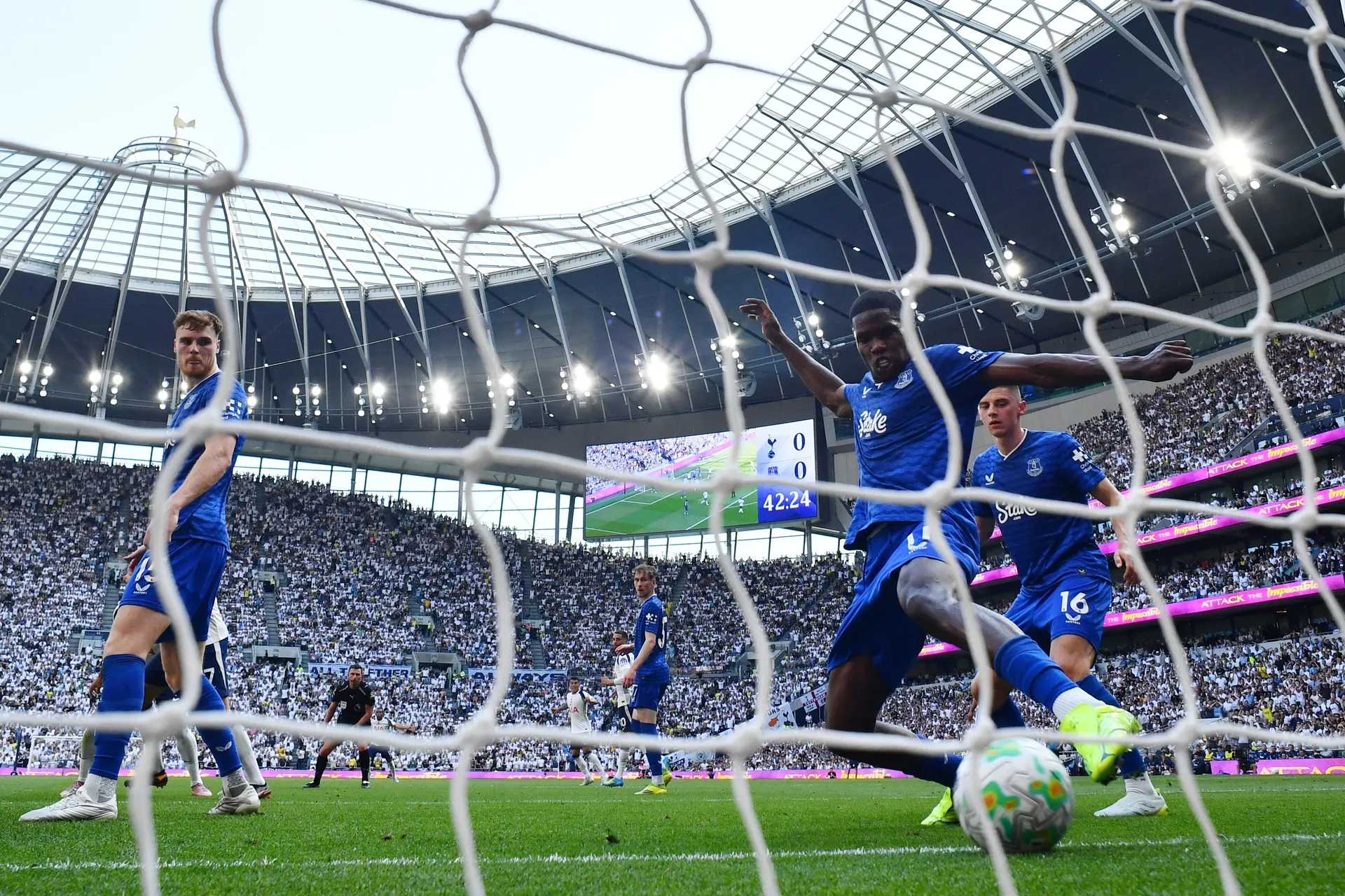 Presedan koji trese Premier ligu, Everton mora platiti 35 miliona funti Burnleyju