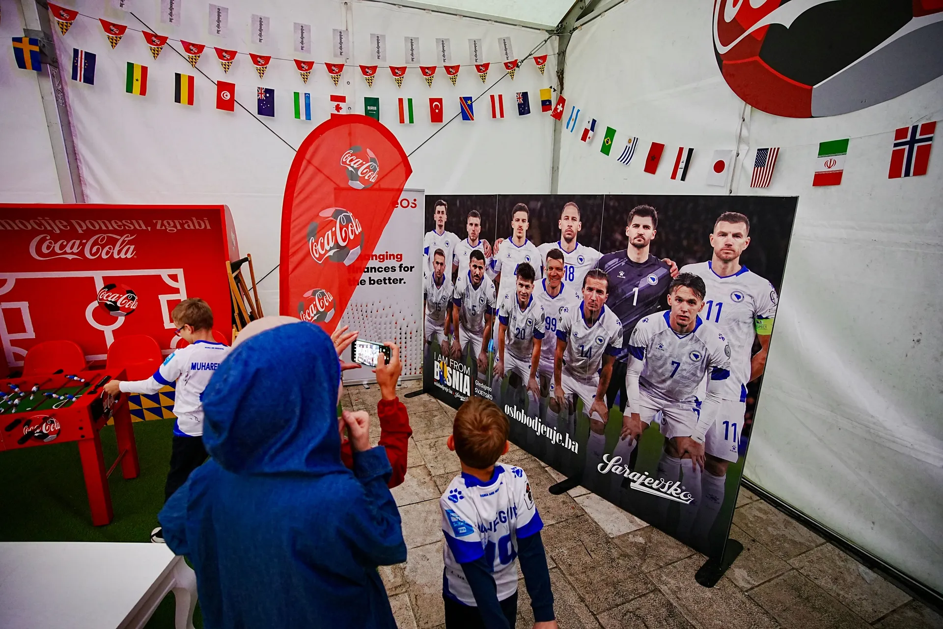Otvorena zvanična fan zona "I am from Bosnia" na Trgu Alije Izetbegovića
