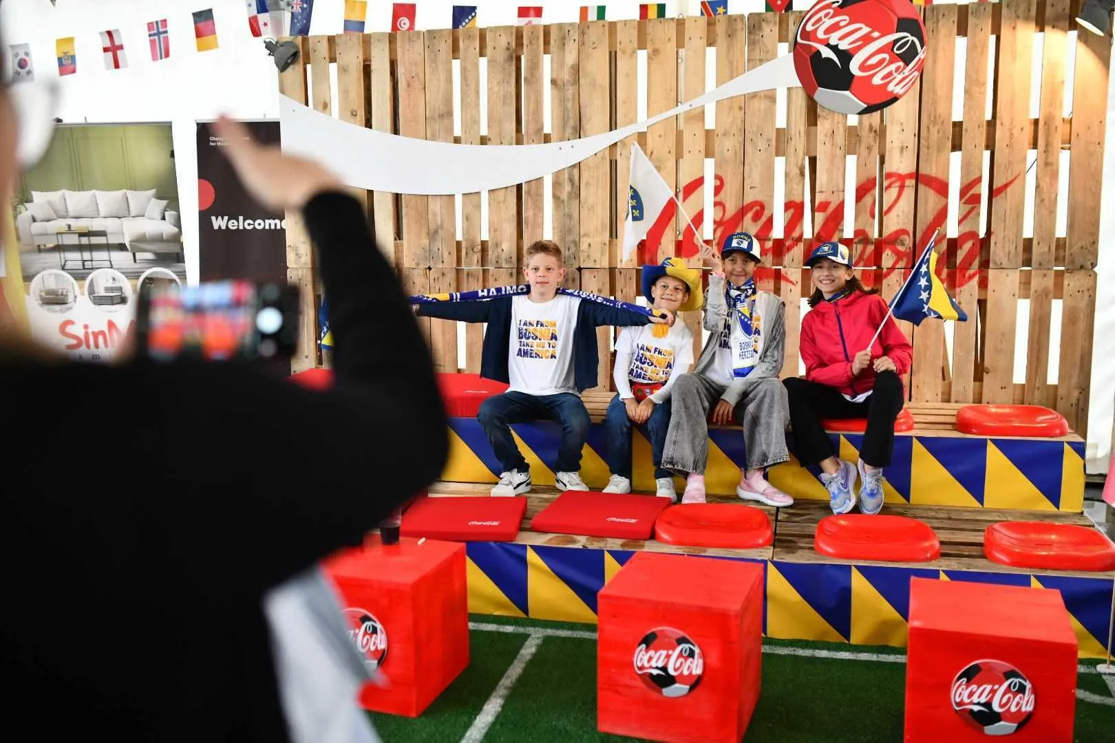 Otvaranje zvanične fan zone "I am from Bosnia" prekoputa Vijećnice