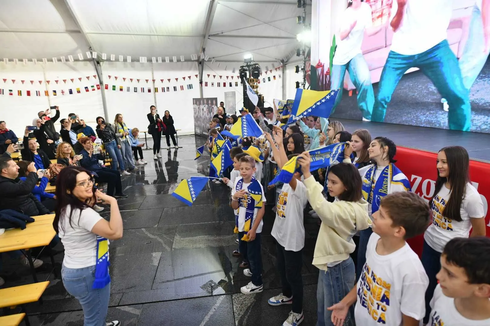 Otvaranje zvanične fan zone "I am from Bosnia" prekoputa Vijećnice