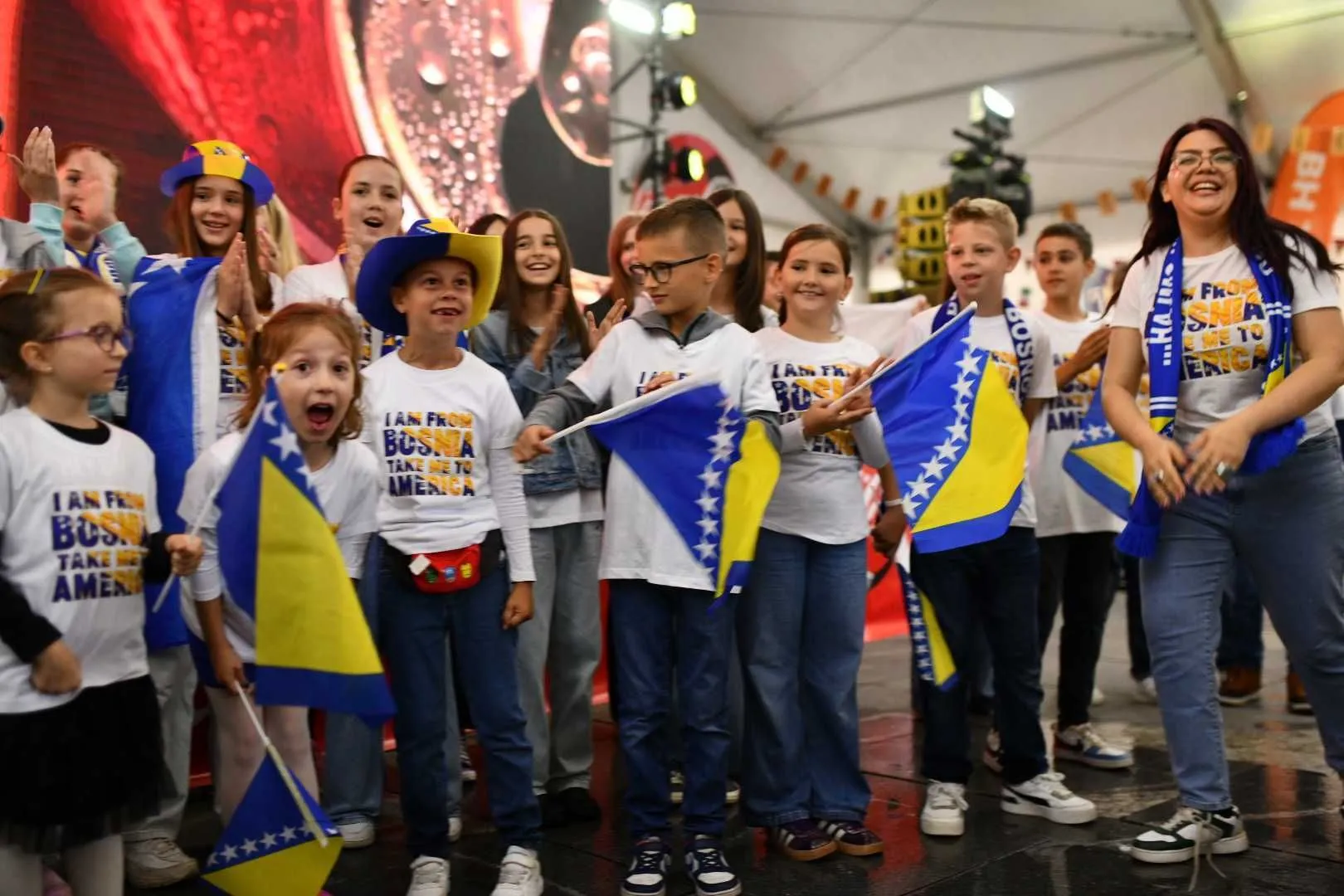 Otvaranje zvanične fan zone "I am from Bosnia" prekoputa Vijećnice