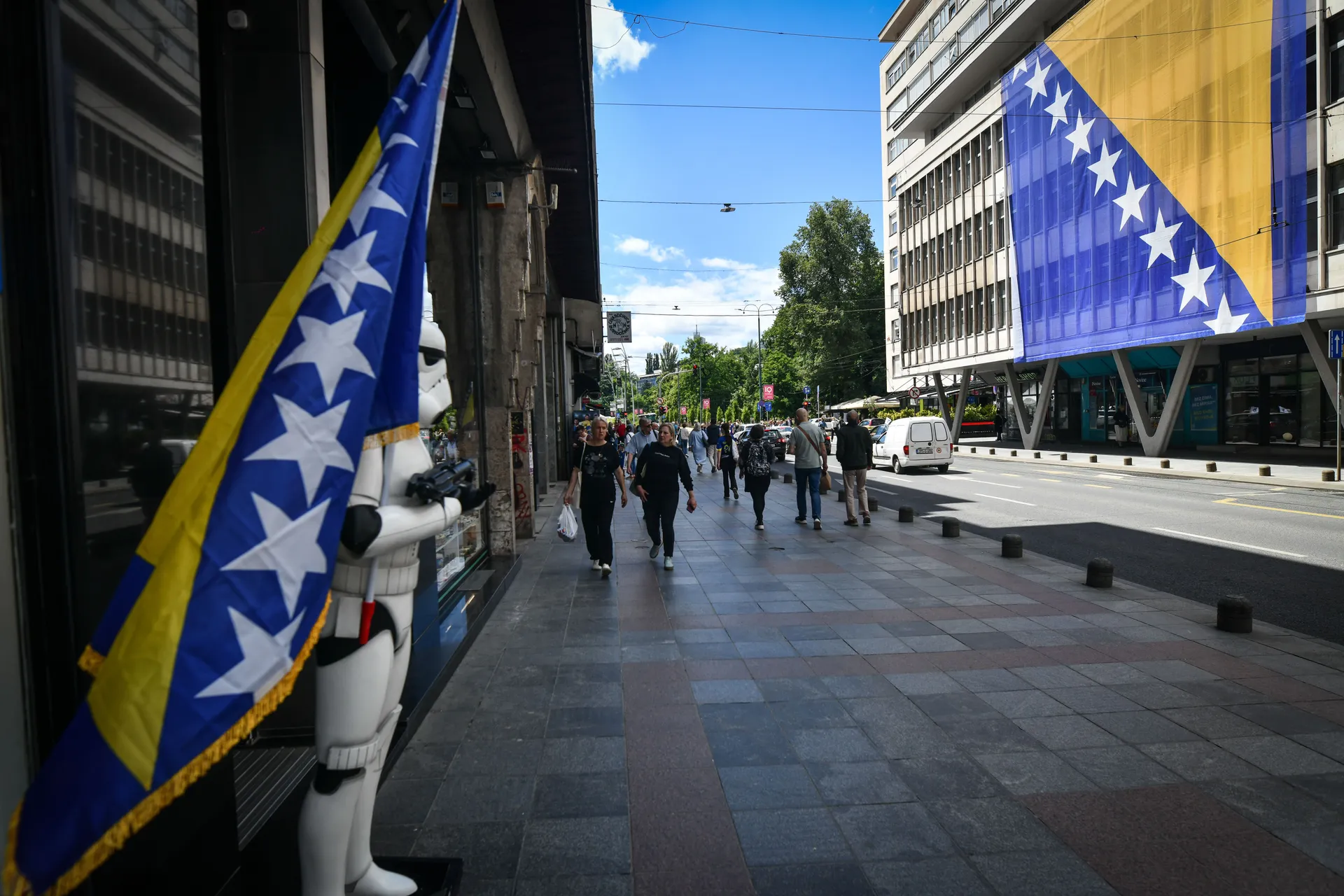 Zastava BiH u ulici Titovoj ulici
