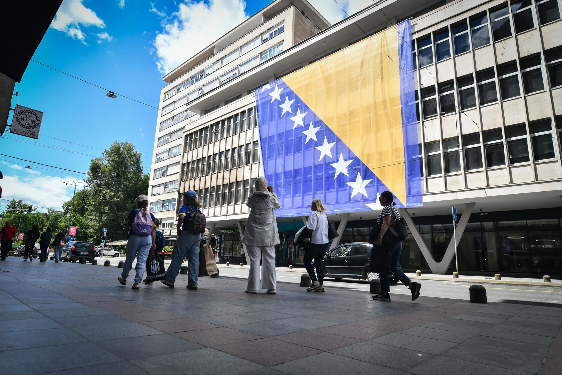 Zastava BiH u ulici Titovoj ulici