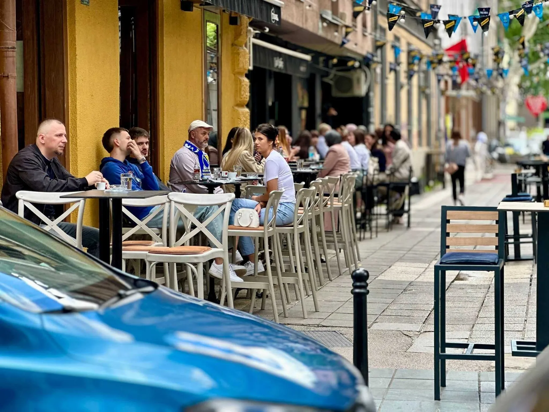 Sve je u plavo-žutim bojama