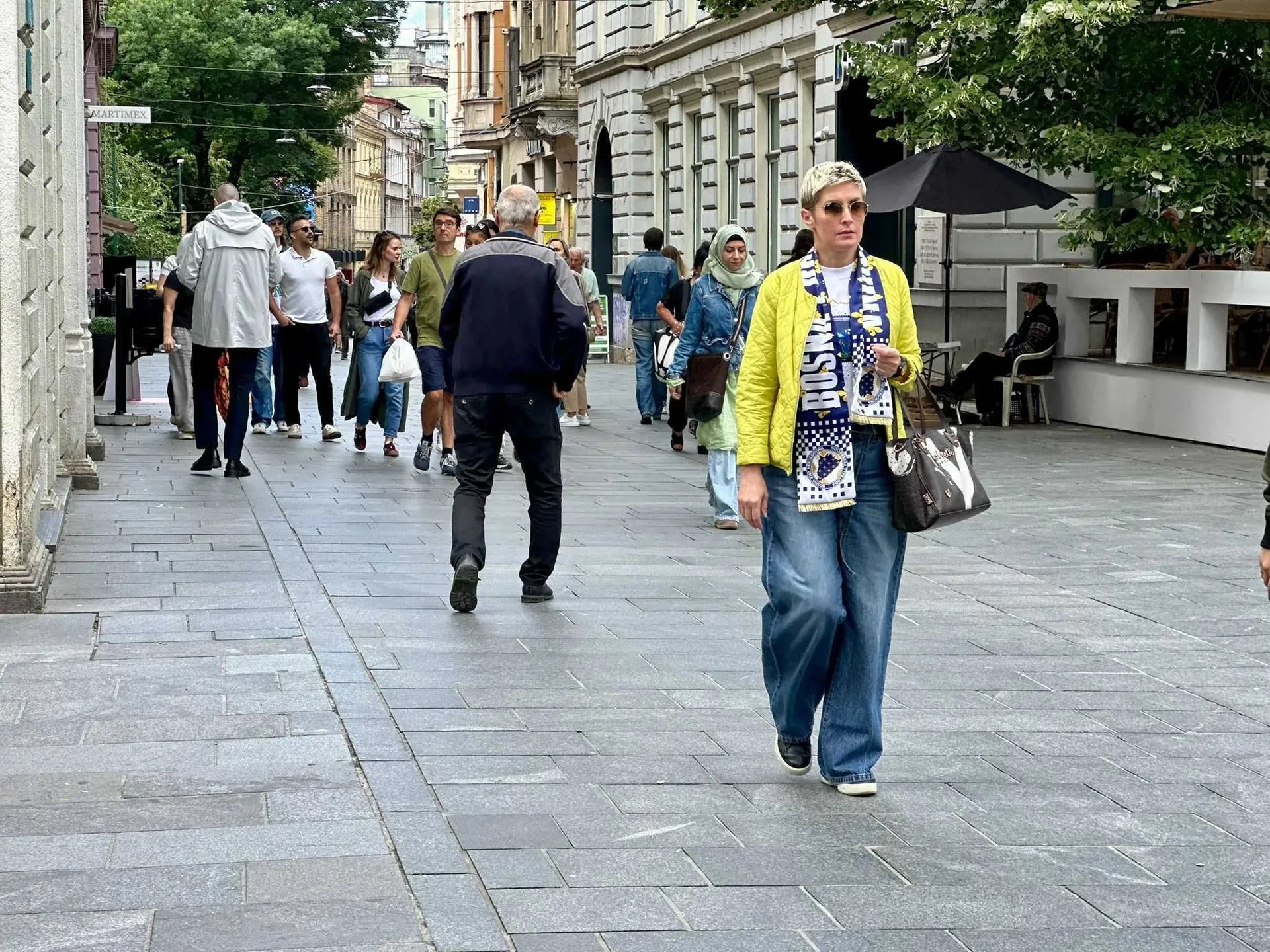 Sve je u plavo-žutim bojama