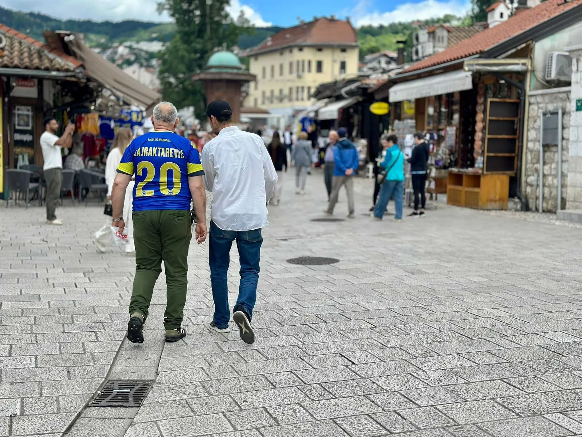 Sve je u plavo-žutim bojama