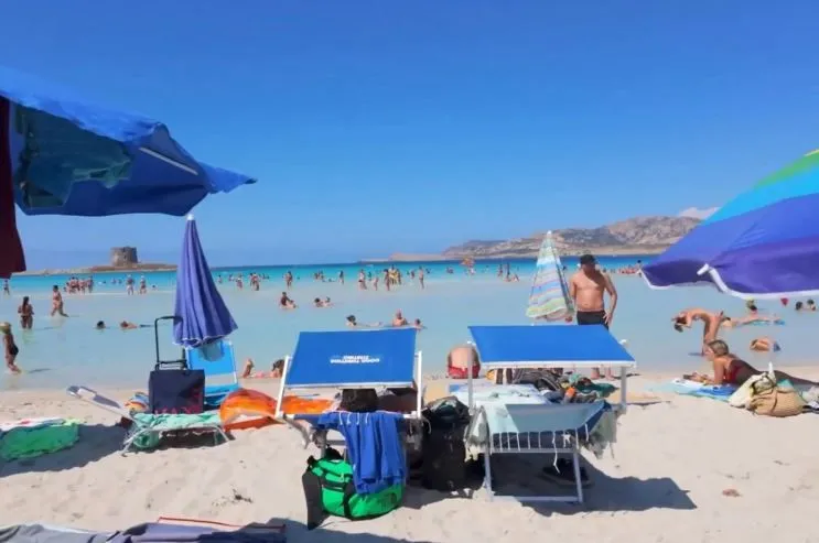 U ovom mjestu zabranili suncobrane na plaži, turisti u nevjerici