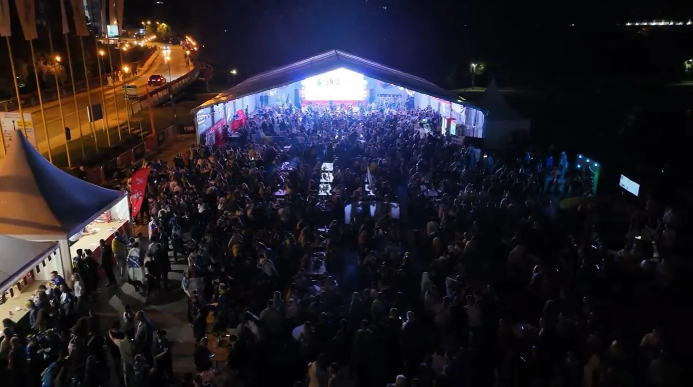 Fan zona "I am from Bosnia" na Kamberovića polju u Zenica