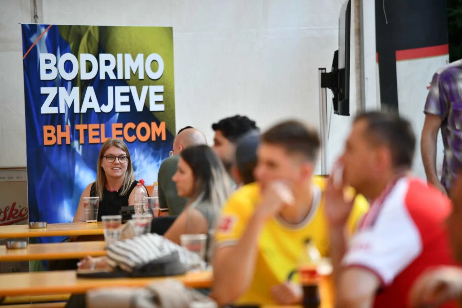 Fan zone i večeras pune