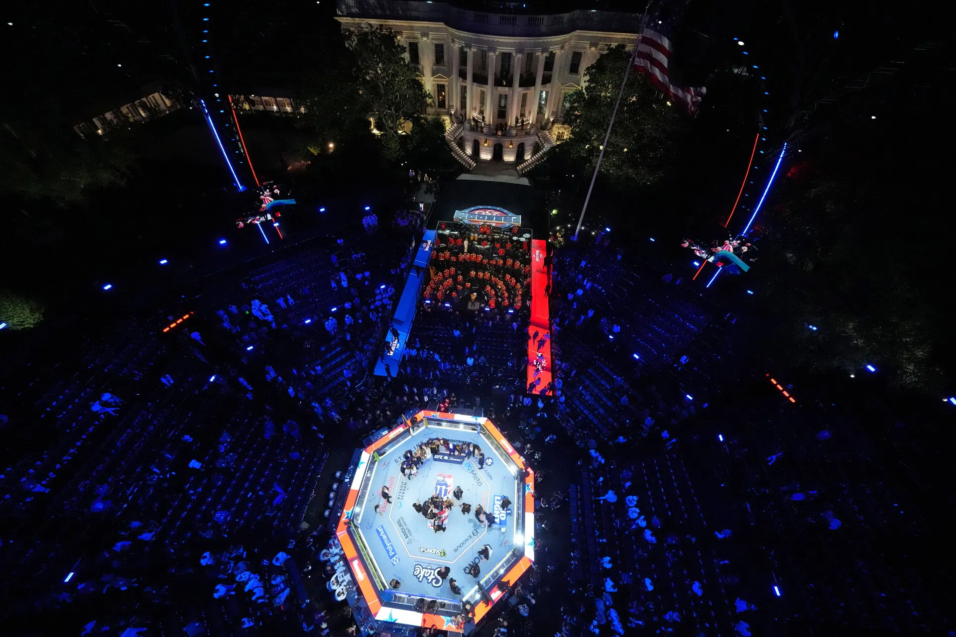 Gaethje razbio Topuriju pred Bijelom kućom, borba prekinuta nakon četvrte runde - slika 1