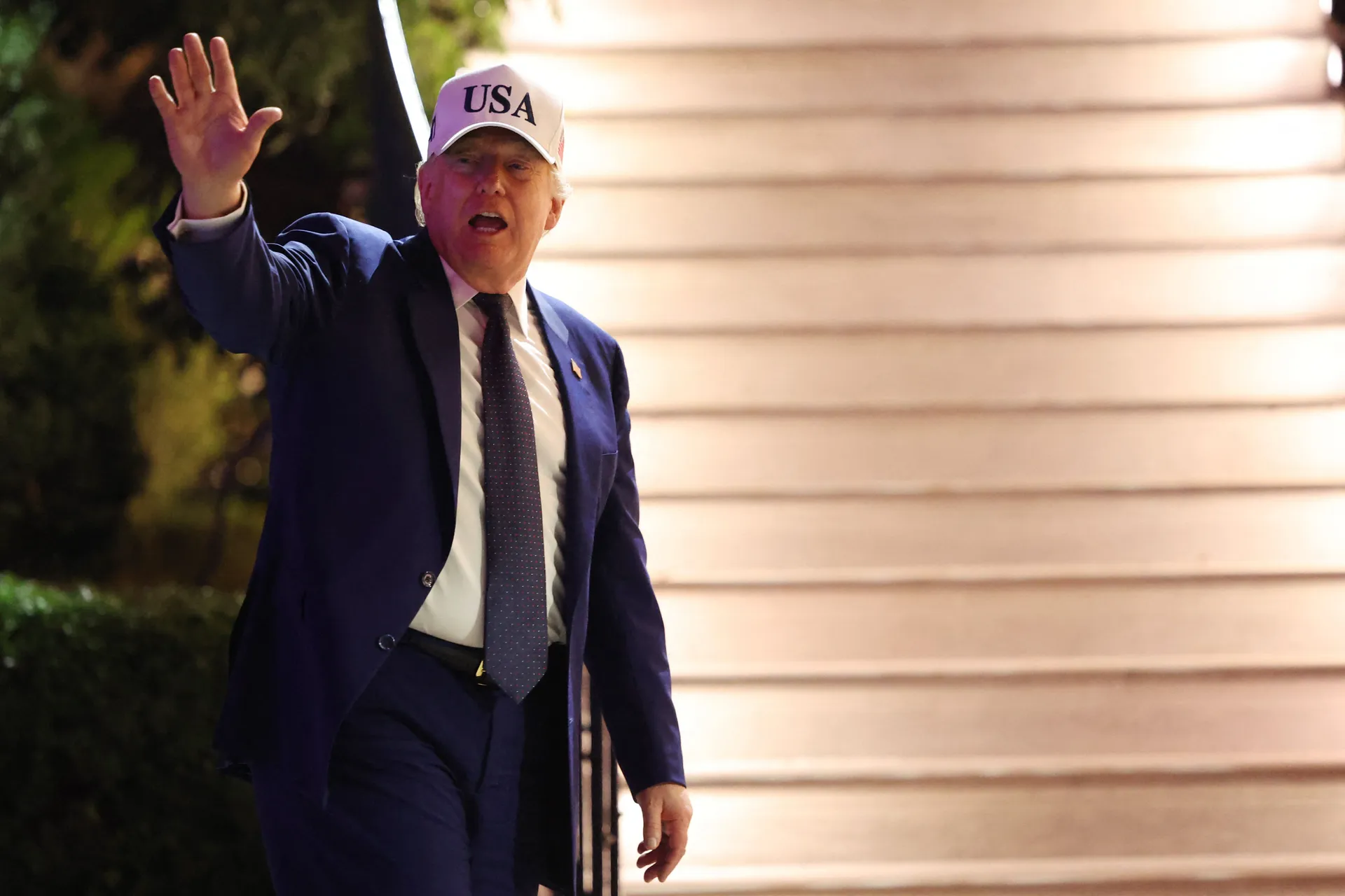 Trump dobio dozvolu FIFA-e da uruči trofej prvaku svijeta i ostane na slavlju