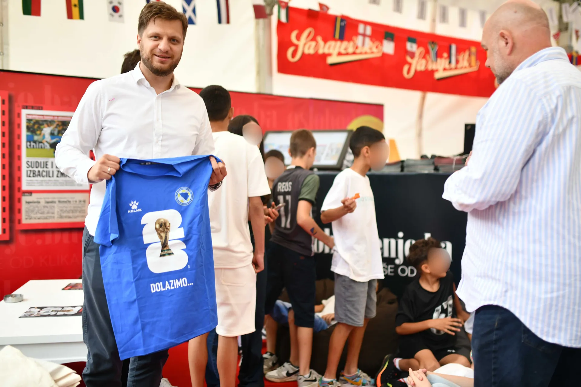 Mališani iz Dječijeg doma Bjelave u zvaničnoj fan zoni Mundijala u Sarajevu