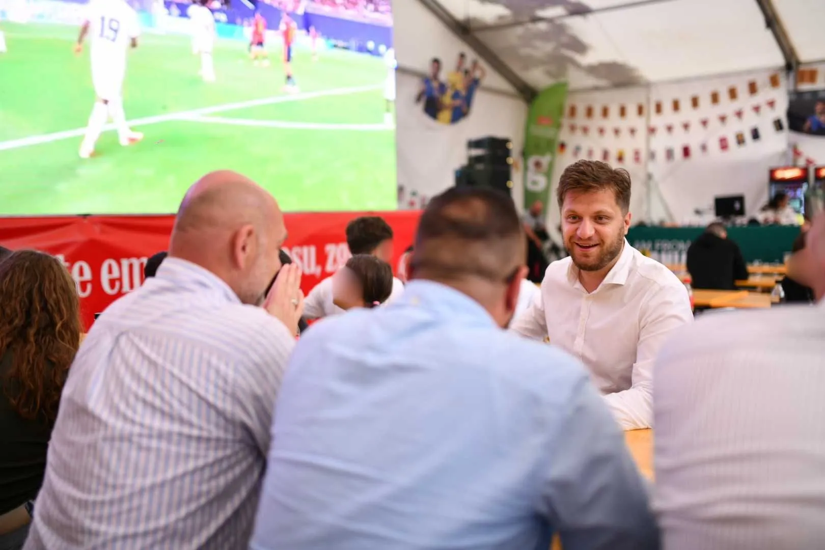 Mališani iz Dječijeg doma Bjelave u zvaničnoj fan zoni Mundijala u Sarajevu