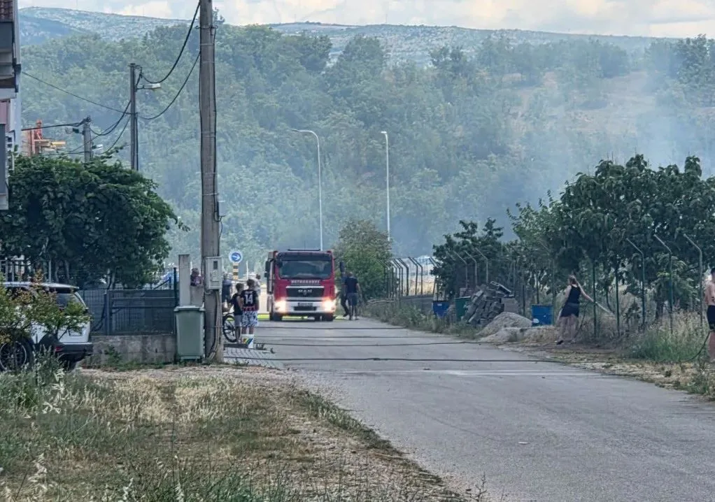 Požar ugašen u Buni kod Mostara, intervenisali vatrogasci i Air Tractor