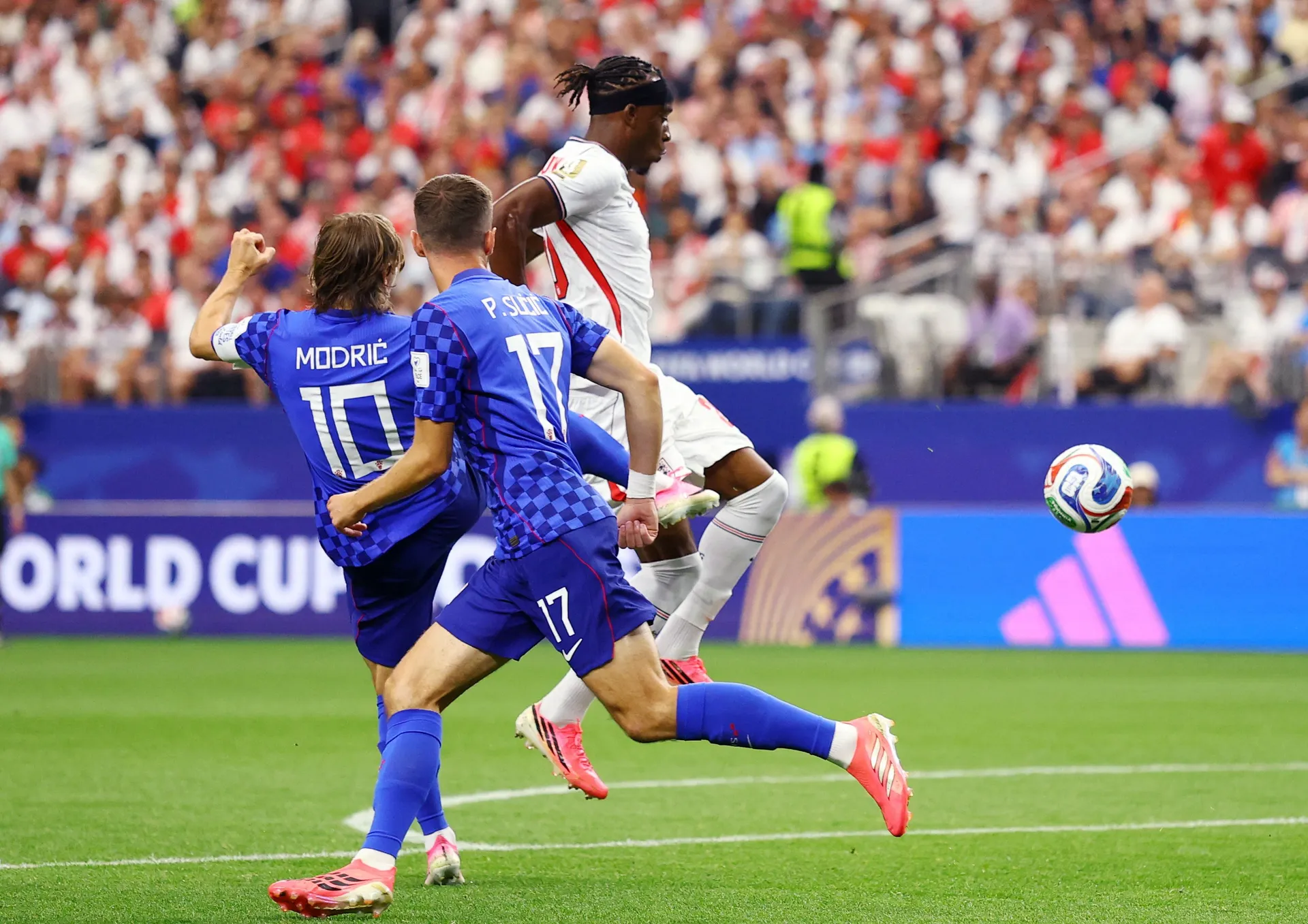 (VIDEO) Modrić skrivio jako naivan penal, Kane doveo Englesku u vodstvo