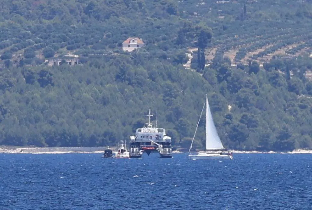Skiper jedrilice napustio državu, prvom časniku prijeti 15 godina zatvora