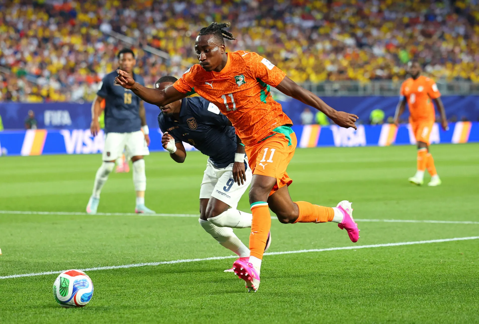 Soccer Football - FIFA World Cup 2026 - Group E - Ivory Coast v Ecuador - Philadelphia Stadium, Philadelphia, Pennsylvania, U.S. - June 14, 2026 Ivory Coast's Yan Diomande in action with Ecuador's John Yeboah REUTERS/Mike Segar