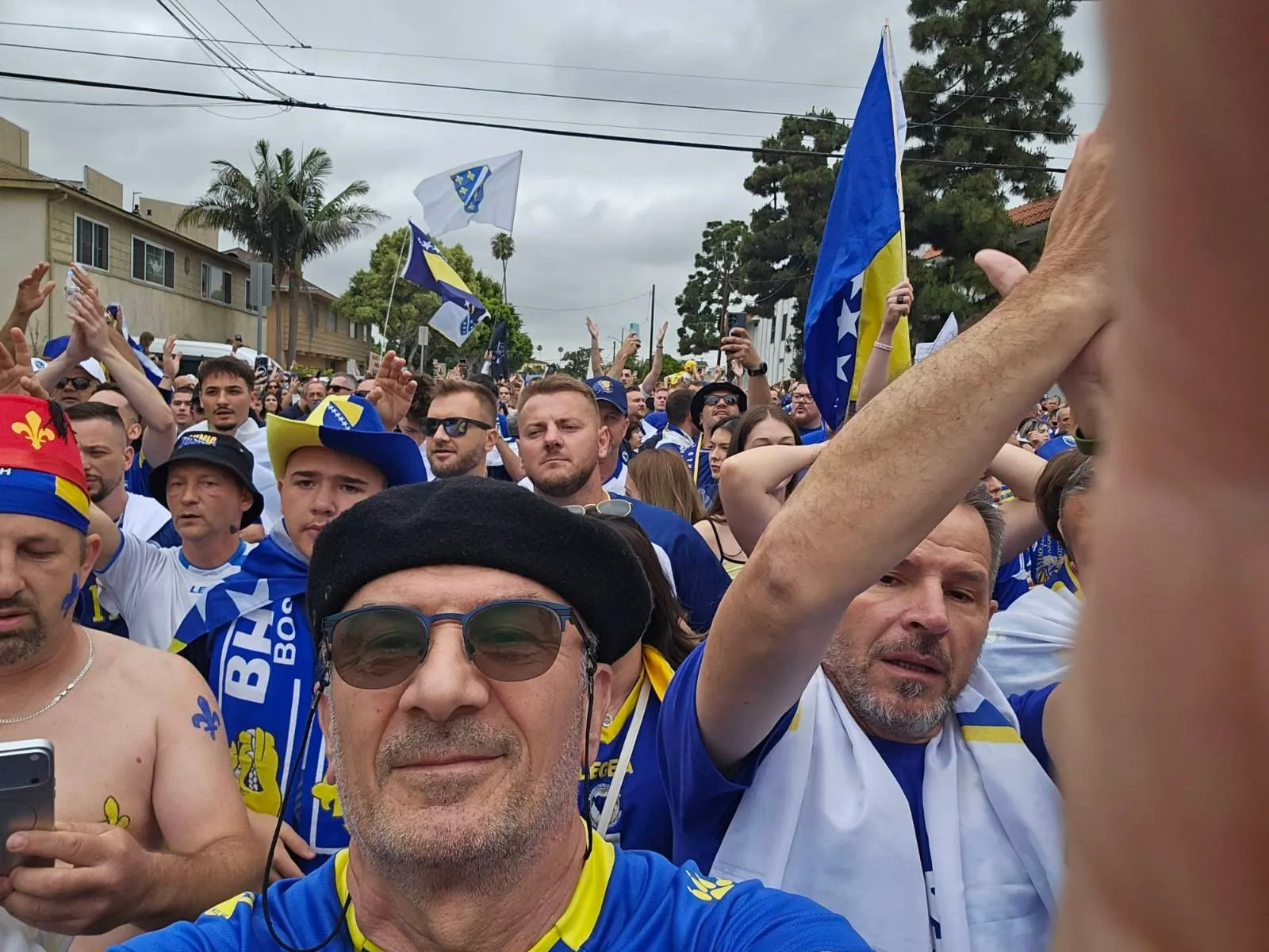 Čovjek čija je dova dirnula Bosnu i Hercegovinu stigao u Los Angeles: "Izgubiti nećemo"
