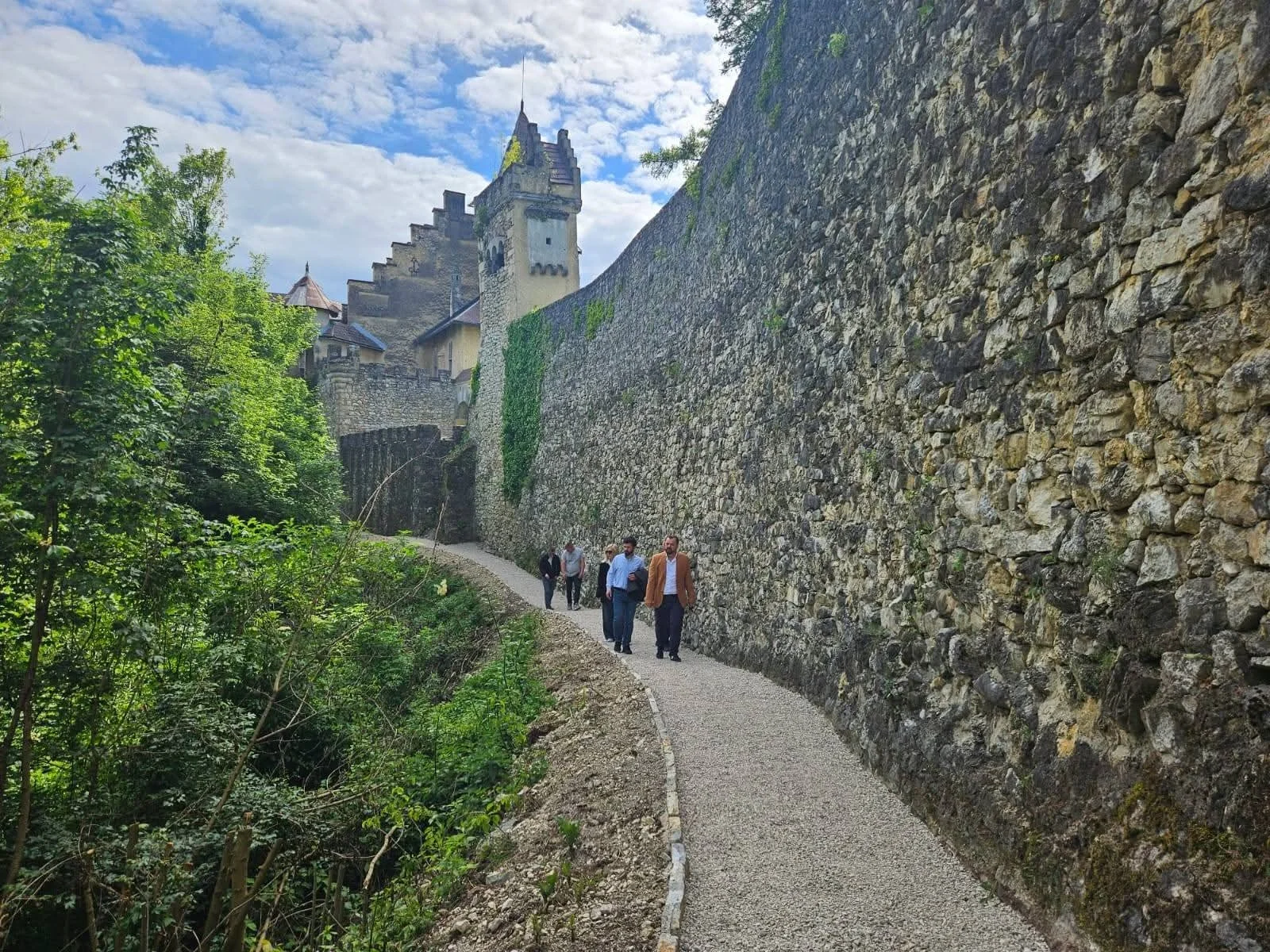 Ostrožac, srce turizma Krajine