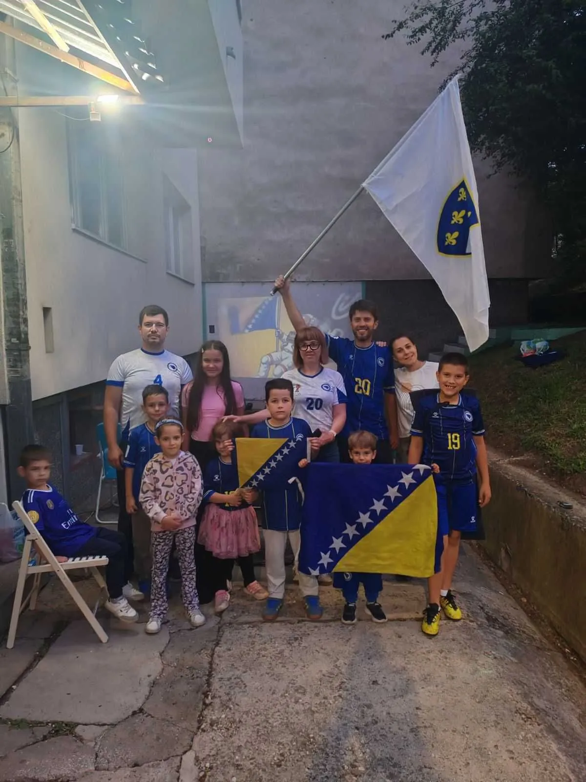 Komšiluk u Sarajevu zajedno uz Zmajeve