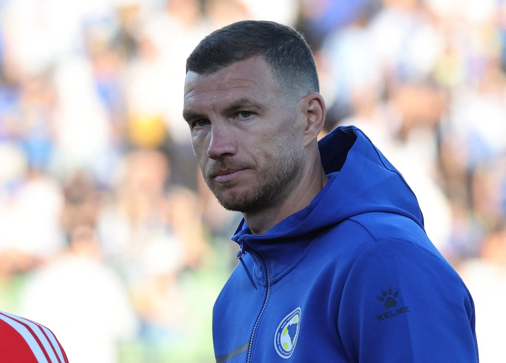 Sportski direktor Schalkea poslao jasno upozorenje Edinu Džeki