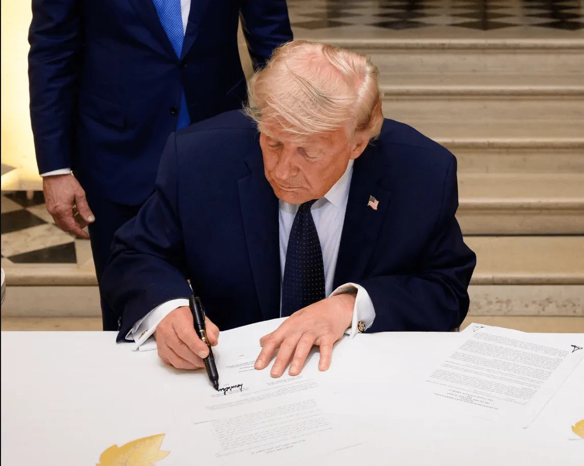 Trump brani sporazum s Iranom, tvrdi da "zavidne budale misle da nije dovoljno strog"