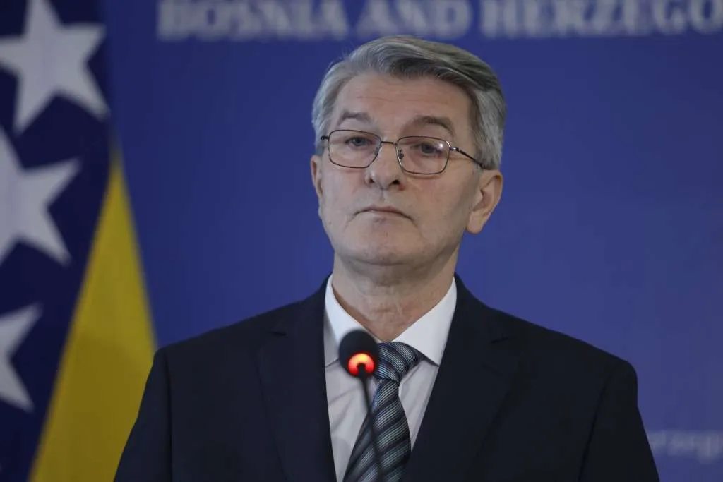 Šemsudin Mehmedović kaže da se u UIO BiH nastavlja „etničko čišćenje“ Bošnjaka