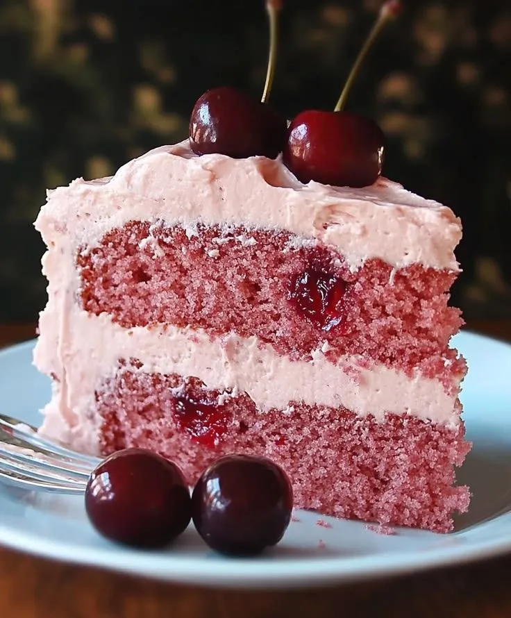 Recept za savršen kremasti kolač sa višnjama bez paljenja rerne, gotov za pola sata