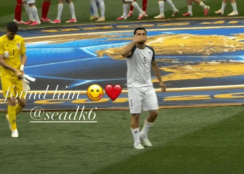 Sead Kolašinac poslao poljubac supruzi tokom utakmice u Los Angelesu pa razniježio sve