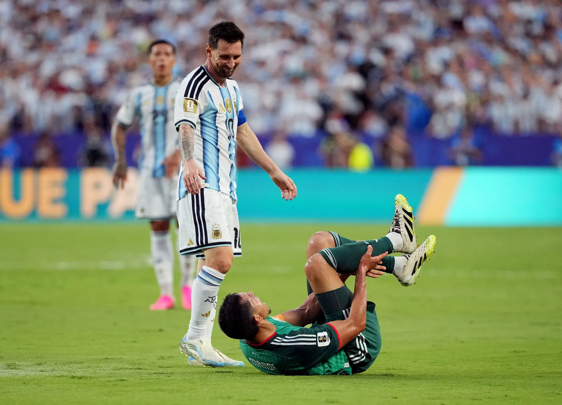 Messi podijelio javnost: Argentincu ni karton, drugom igraču tri meča suspenzije