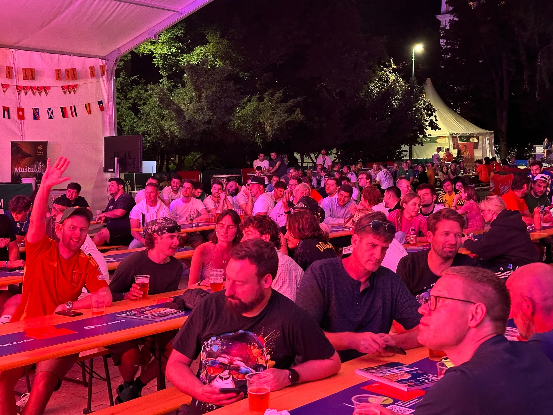 Fan zona kod Ekonomskog fakulteta