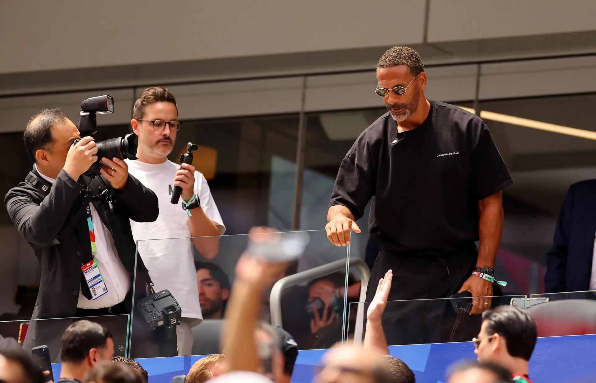 Crveni karton izazvao buru, Rio Ferdinand stao u odbranu Baloguna