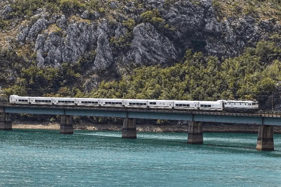 Od petka ponovo vozom za Ploče, za tri sata od Sarajeva do mora
