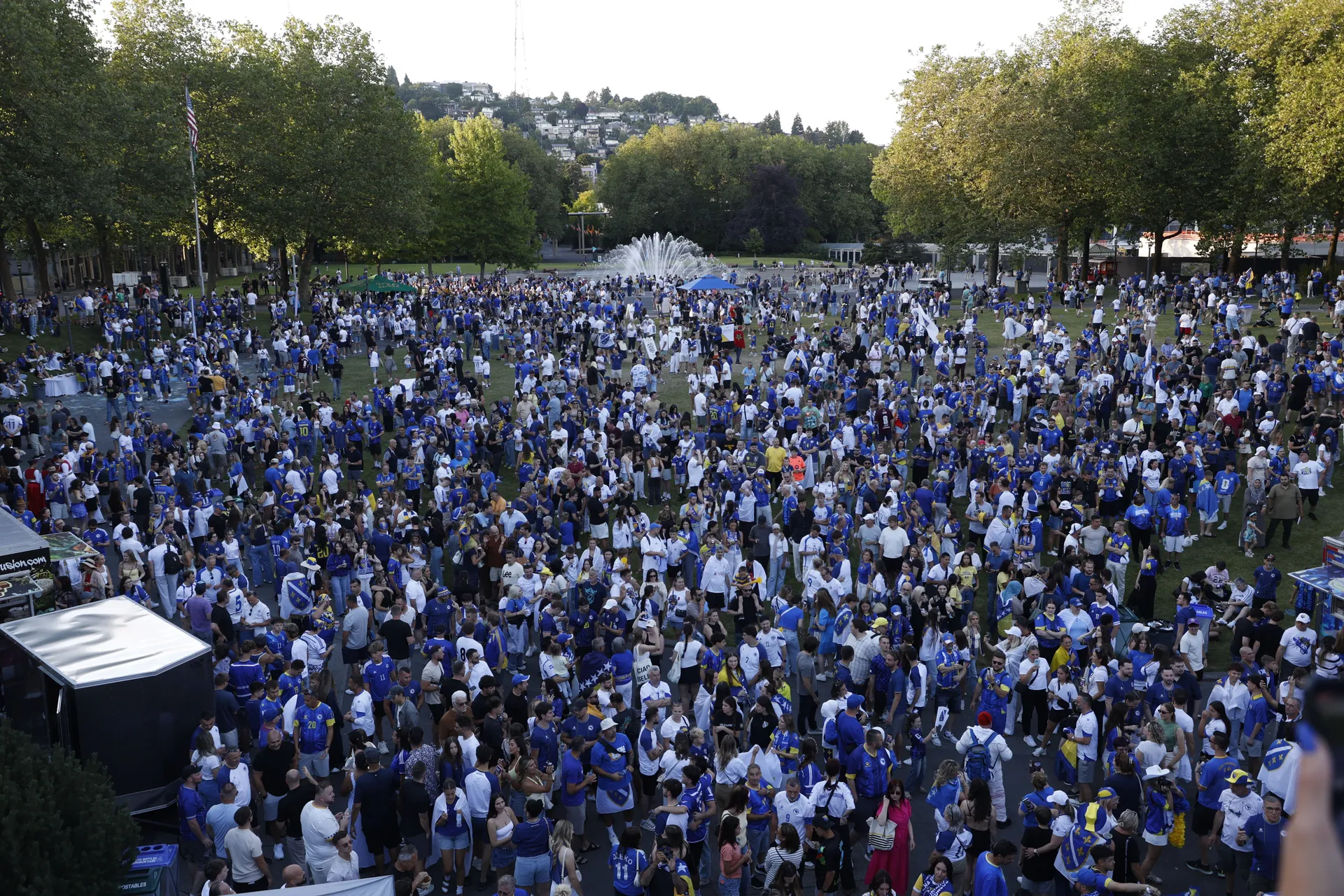 (FOTO/VIDEO) Seattle prepun bh. navijača, Zmajevi će imati ogromnu podršku večeras 