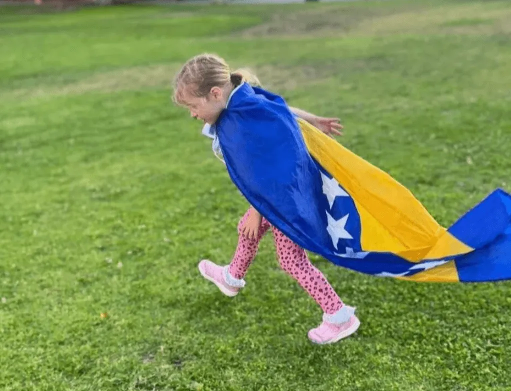 Mala Billie u dresu Hrvatske i sa zastavom BiH poslala najljepšu poruku