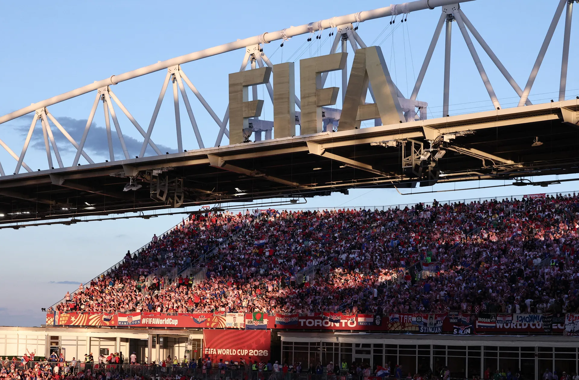 FIFA usred Mundijala suspendovala reprezentaciju zbog miješanja politike u sport