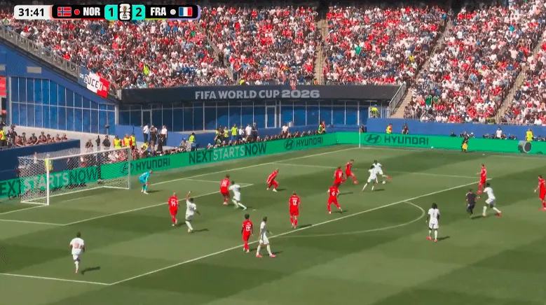 (VIDEO) ŠTA SE DEŠAVA? Dembele fantastičnim pogotkom kompletirao hat-trick