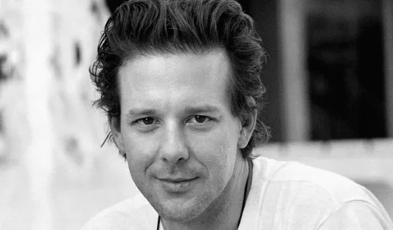 Sjećate li se ovog glumca? Žene su ga obožavale, a sada šokira svojim izgledom