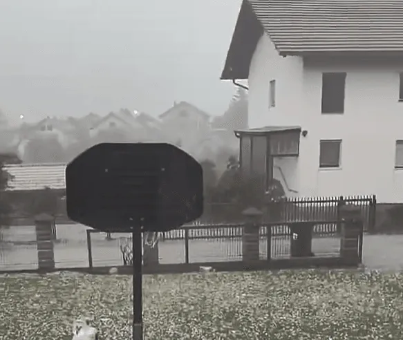 (VIDEO) Snažno nevrijeme pogodilo sjever BiH, slijedi osvježenje