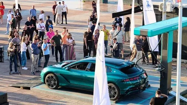 DENZA Z9GT