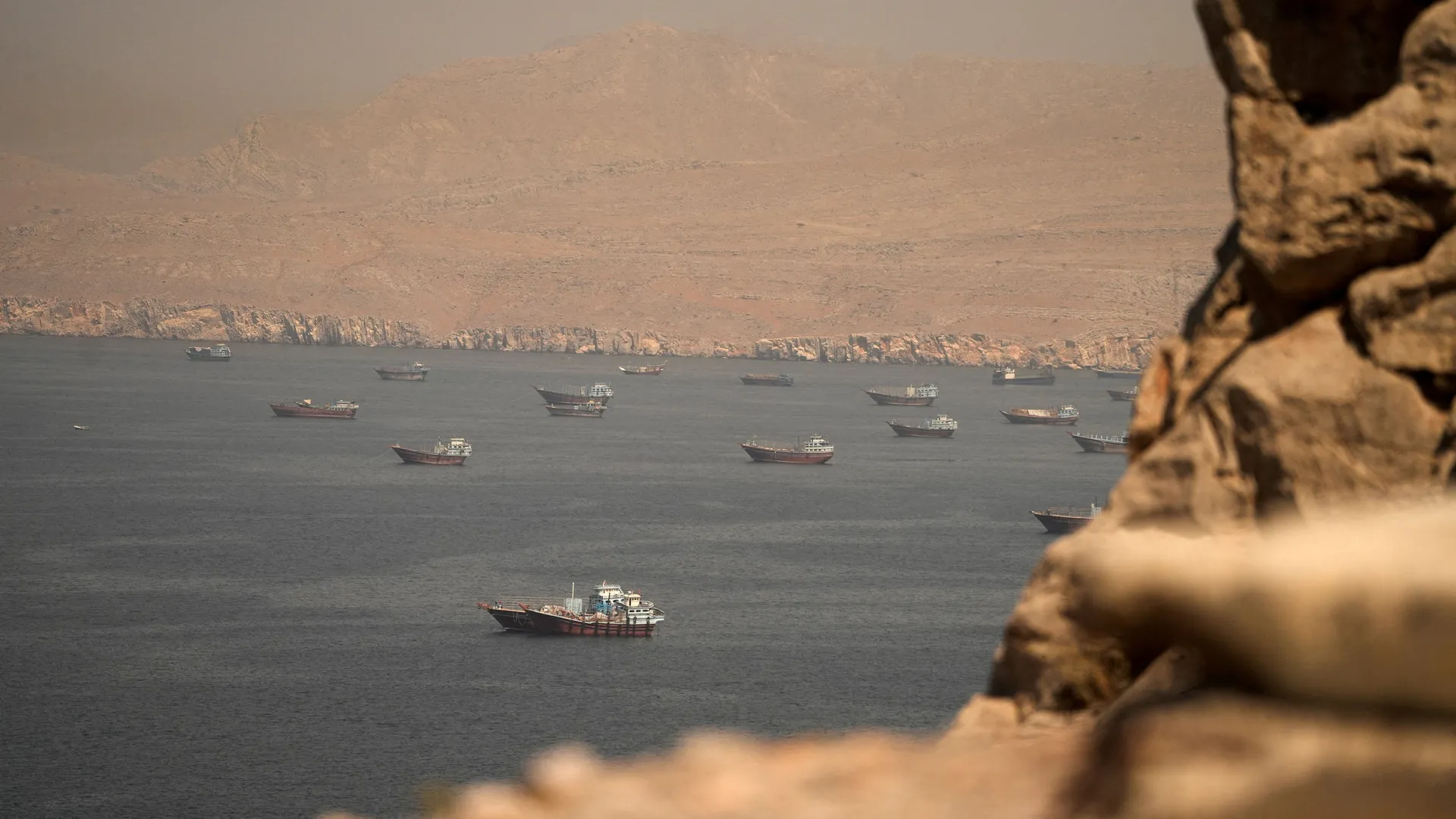 Strani brod nije slijedio upute Teherana za plovidbu kroz Hormuz, nasukao se