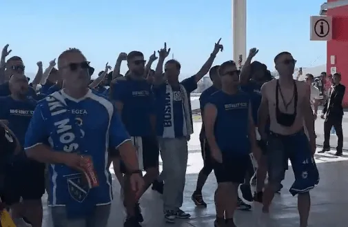(VIDEO) Susret navijača BiH i SAD u hodniku stadiona, BH Fanaticosi poslali poruku