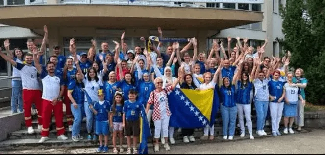 SDS Brčko uputio kritike jer su medicinari na posao došli u dresovima, traže odgovore